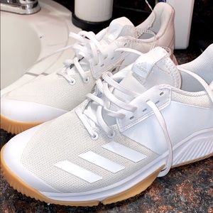 Volleyball shoes